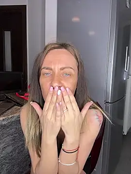 DivineAmely élő XXX-chatje