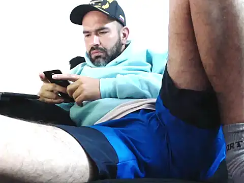 hairyandbigmann élő XXX-chatje