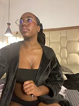 Qeen_blackk Adlı Modelin Canlı XXX Sohbeti