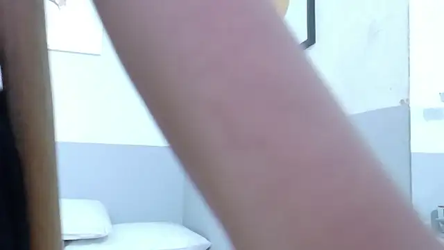 cutepetitee Chat XXX in diretta