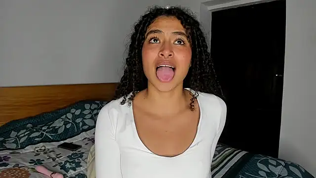 Keniia_rizz: онлайн-секс-чат