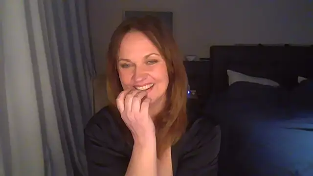 ninacam75 Show in webcam