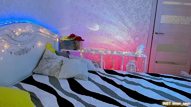 LillyMoure_: онлайн-секс-чат