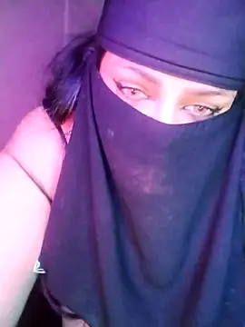 Lmalika-Ahlame: διαδικτυακό σόου στην κάμερα