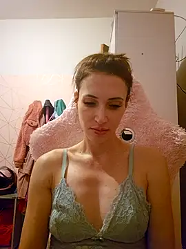 Irresistible24 Adlı Modelin Canlı XXX Sohbeti