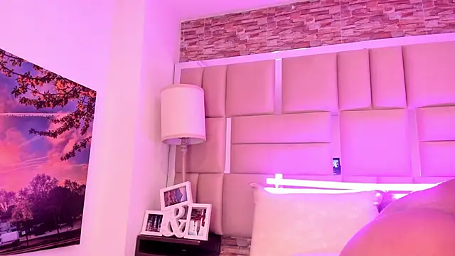 แชท XXX สดของ ShaniaBrownn