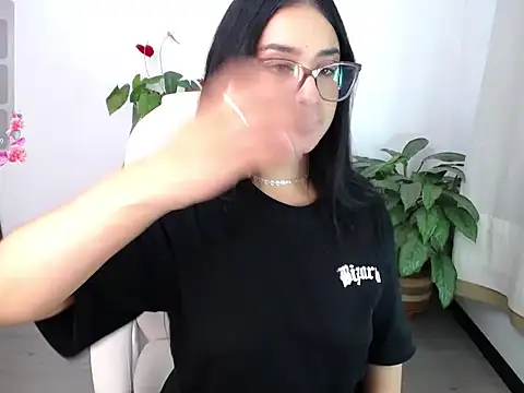 ItsNyla – Naživo XXX chat