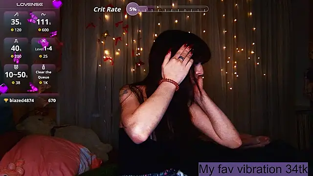 ArianaLight 现场XXX聊天