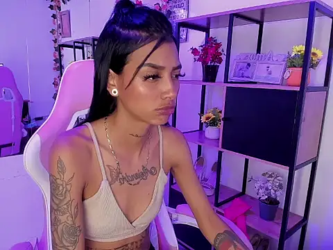 KarlaSlutSkinny__ Live XXX-Chat