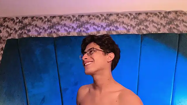 แชท XXX สดของ Aaron_Eze