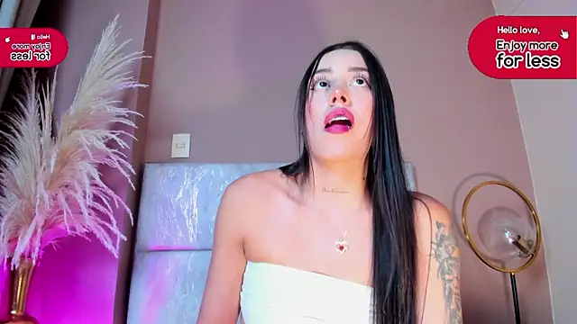 NoraDasilvaのライブXXXチャット