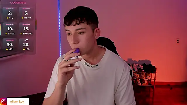oliver_kyy Live XXX-Chat
