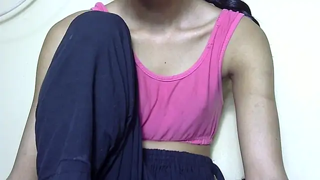 Anu_tiny Adlı Modelin Canlı XXX Sohbeti