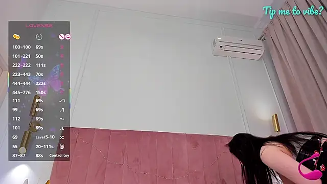 Mayzzie: вебкам-шоу