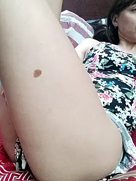 دردشة QueenSoreal الجنسية المباشرة