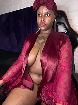 QUEEN_NOBUHLE_FEMDOM_777のウェブカメラショー