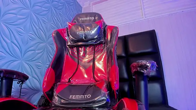 Milk_max_18 webcam show