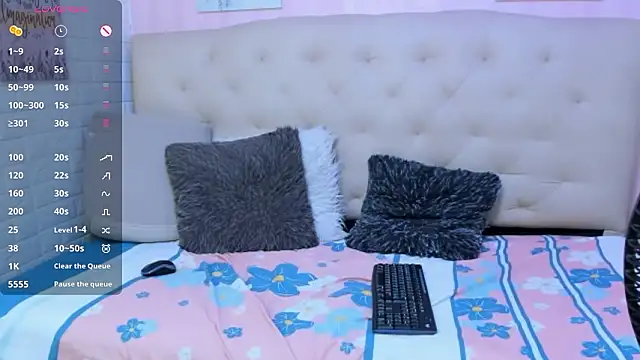 Chat +18 de caneladoll ao vivo