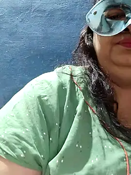 tamilthanushri 即時 XXX 聊天