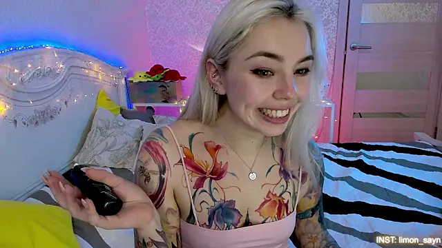 LillyMoure_ live XXX chat