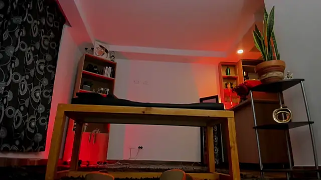 missariadna2 Live XXX Chat