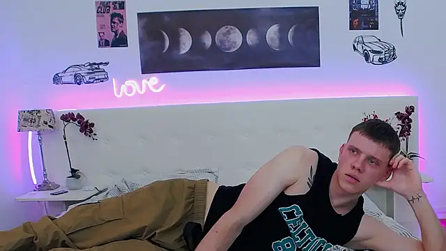 XXX chat uživo modela Ryker_Seen