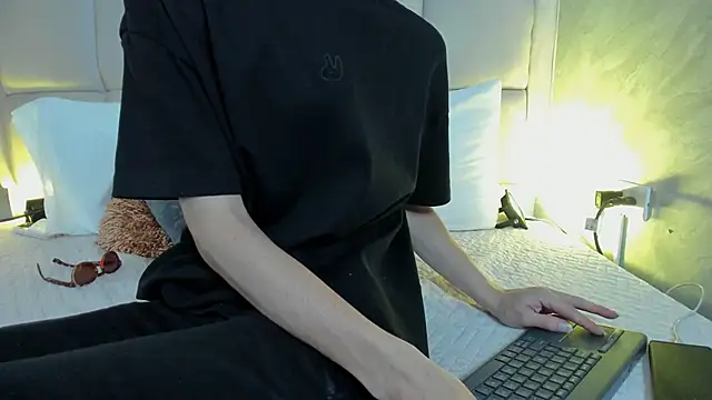 XXX chat uživo modela Hecatee_77