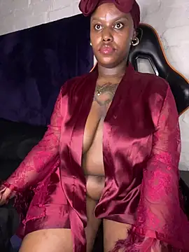 QUEEN_NOBUHLE_FEMDOM_777 Webcam Show