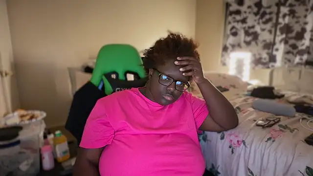 -Yagurlwestn Live XXX chat