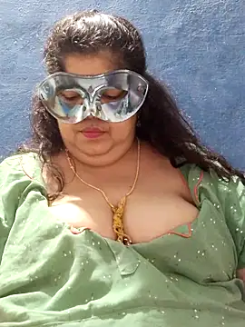 tamilthanushri: вебкам-шоу