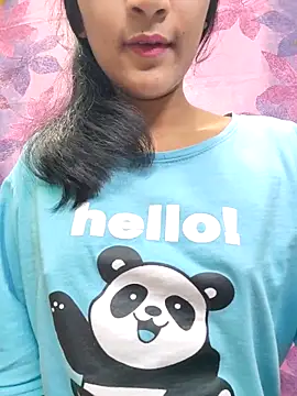 Your_Private_Girl: διαδικτυακό σόου στην κάμερα