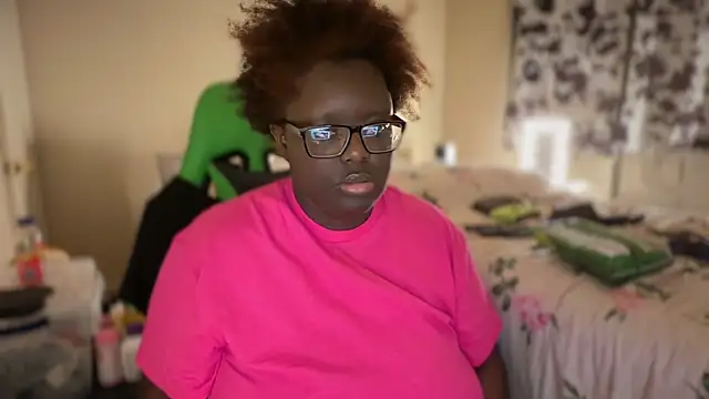 -Yagurlwest's Live XXX Chat