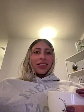 Ameellie: онлайн-секс-чат