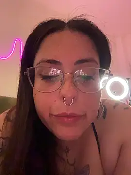 Mizztikaa   – Live XXX-chat