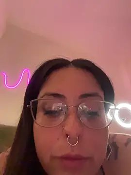 Mizztikaa: онлайн-секс-чат