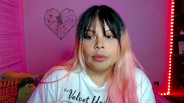 EllieMoonX élő XXX-chatje