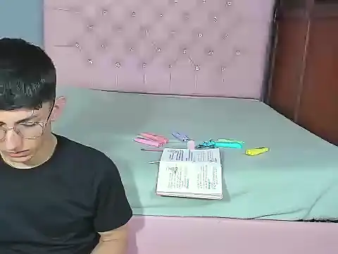 ElanGiraldo's Webcam Show