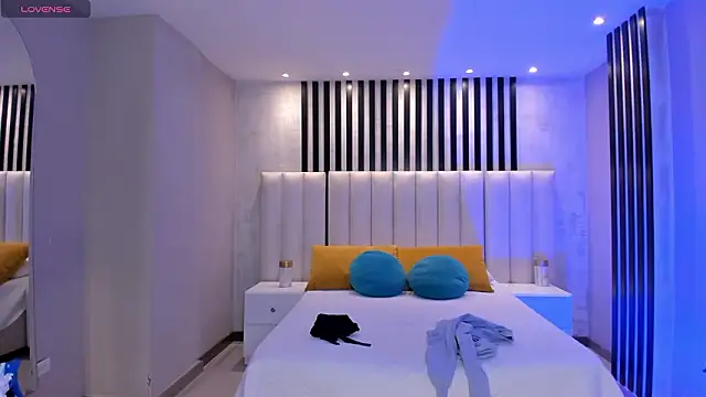 AmaliaCrus' Live XXX Chat