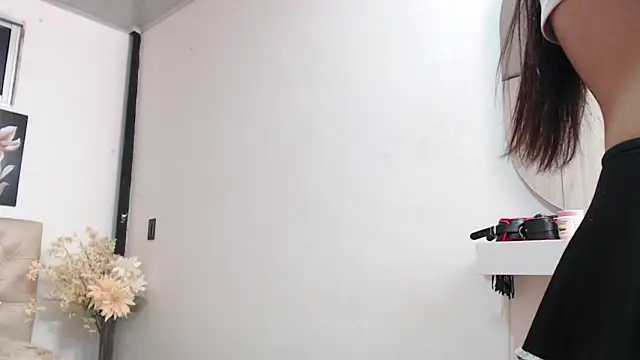 pinky_f00x's Live XXX Chat