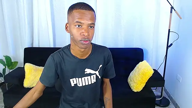 gusy_18 live XXX chat