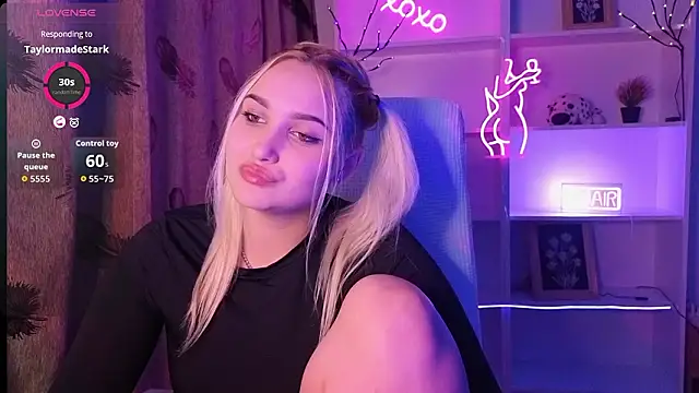 adrelaxina's Live XXX Chat