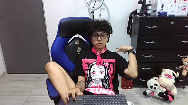 thomascooper7: онлайн-секс-чат