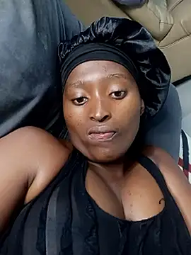 MISS-ENTITLED Adlı Modelin Canlı XXX Sohbeti