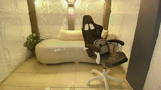 _Jade_r Adlı Modelin Canlı XXX Sohbeti