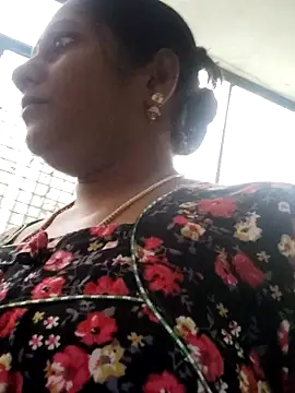 Webkamerová show yamini1431