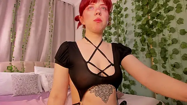 Love_is_Lola's Live XXX Chat