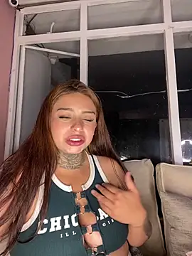 EmilyMoore_Pink: онлайн-секс-чат