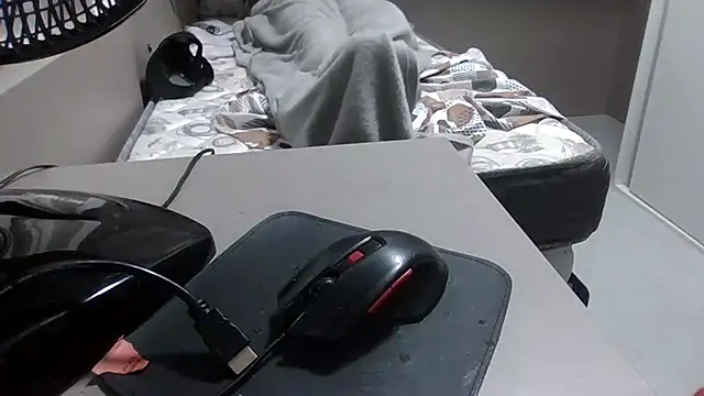 دردشة JUNINHOLEKEJR الجنسية المباشرة