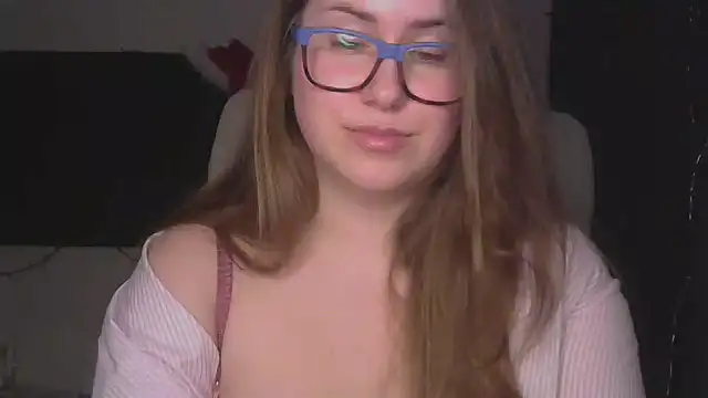 SeasonalSomeone Adlı Modelin Canlı XXX Sohbeti