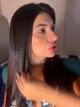 its_viviana Adlı Modelin Canlı XXX Sohbeti